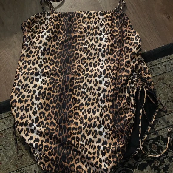 Boohoo leopard swimsuit or bodysuit - Picture 2 of 8